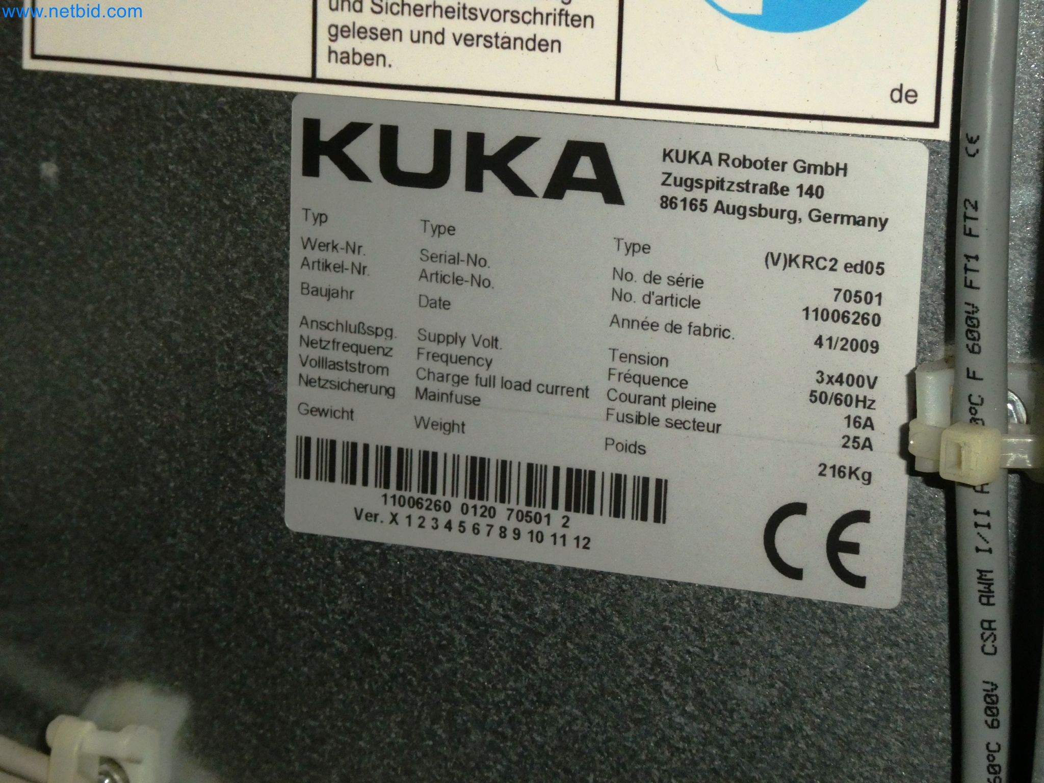 Roboty, svařovací zařízení a montážní příslušenství z automobilového průmyslu-5