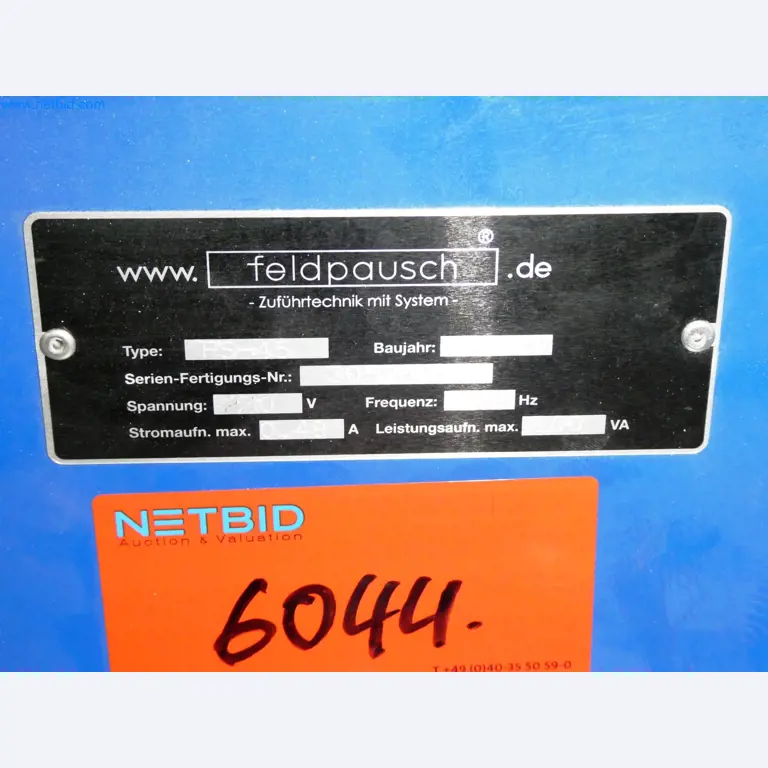 Roboty, svařovací zařízení a montážní příslušenství z automobilového průmyslu-12