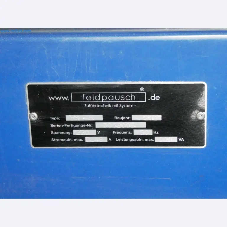 Roboty, svařovací zařízení a montážní příslušenství z automobilového průmyslu-6