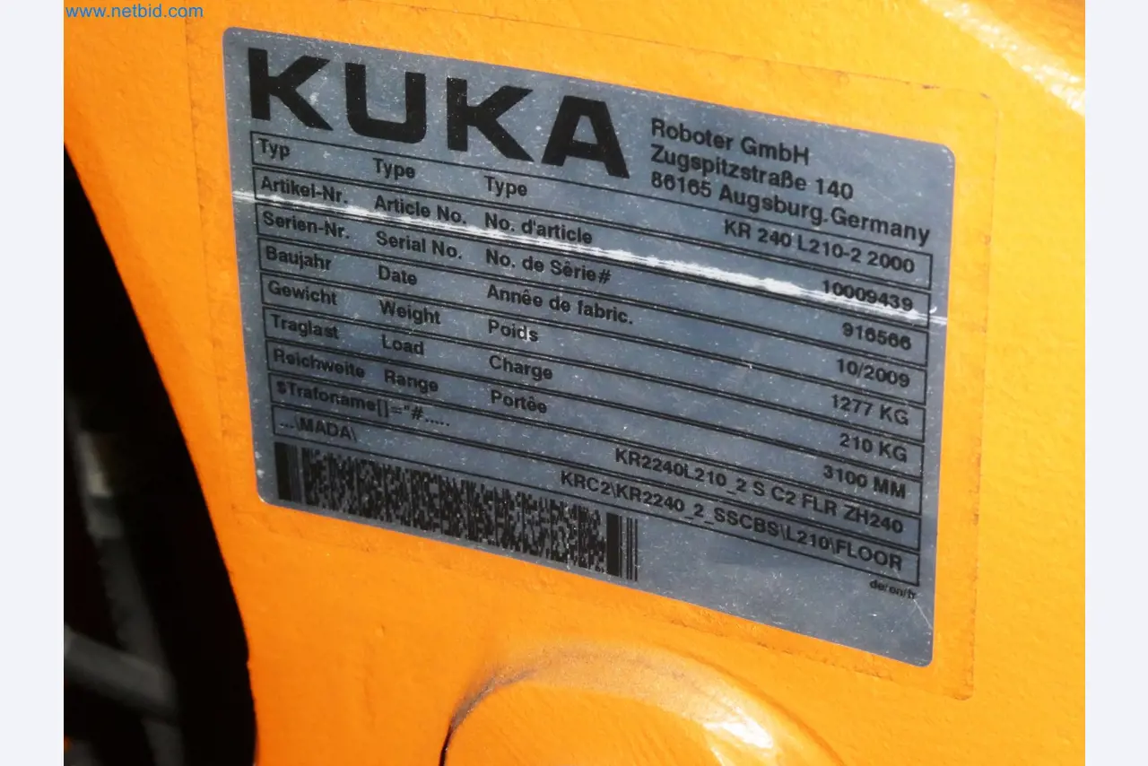 Roboty, svařovací zařízení a montážní příslušenství z automobilového průmyslu-16