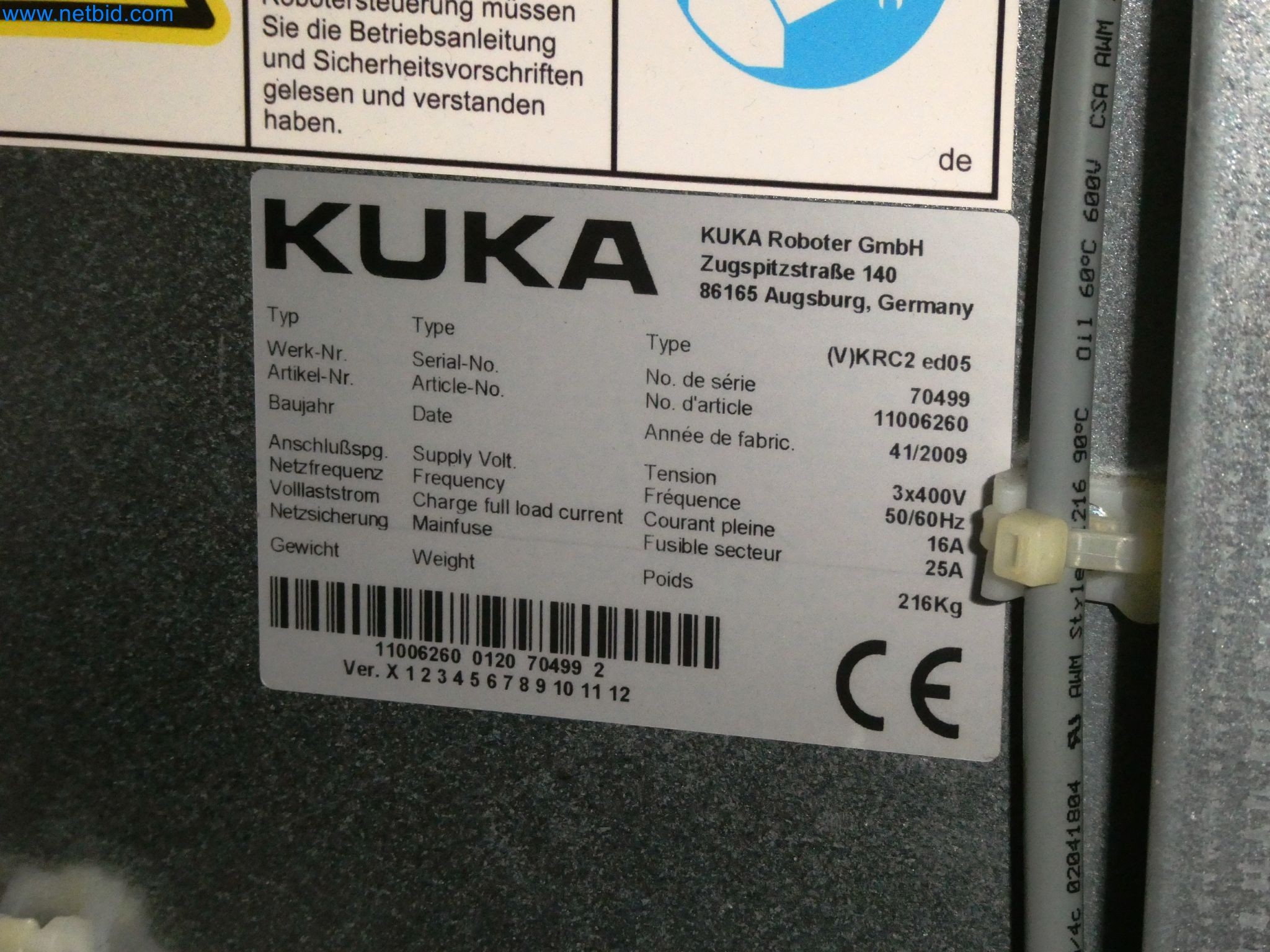 Roboty, svařovací zařízení a montážní příslušenství z automobilového průmyslu-17