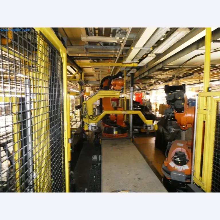 Roboty, svařovací zařízení a montážní příslušenství z automobilového průmyslu-4