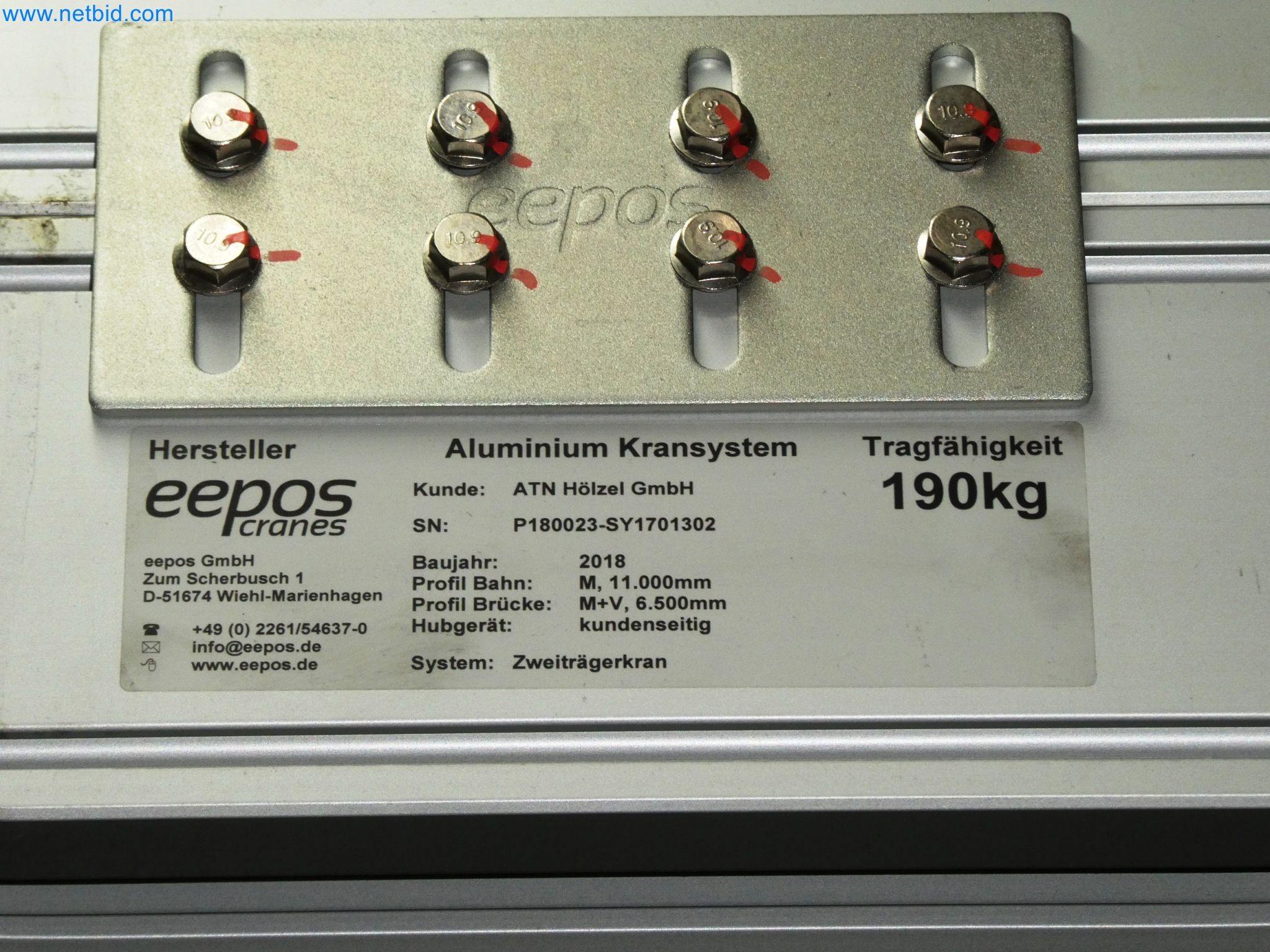 Roboty, svařovací zařízení a montážní příslušenství z automobilového průmyslu-7