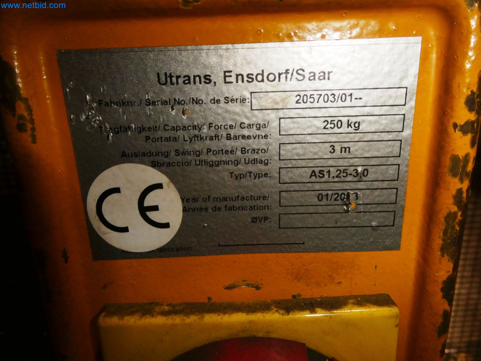 Robôs, equipamento de soldadura e acessórios de montagem da indústria automóvel-3