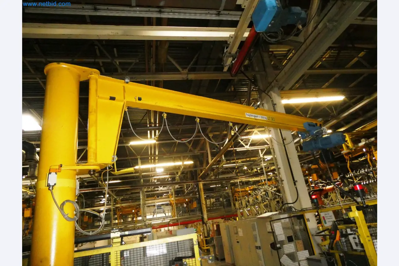 Roboty, svařovací zařízení a montážní příslušenství z automobilového průmyslu-5