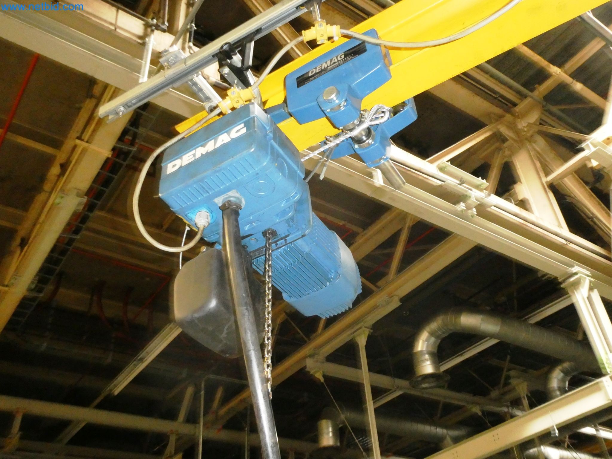 Robôs, equipamento de soldadura e acessórios de montagem da indústria automóvel-7