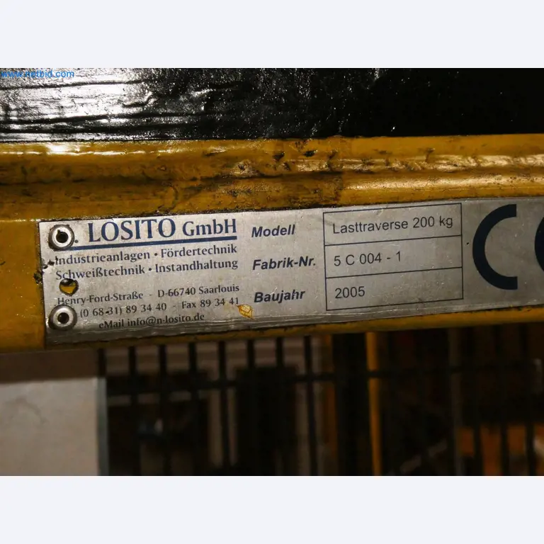 Roboty, svařovací zařízení a montážní příslušenství z automobilového průmyslu-8