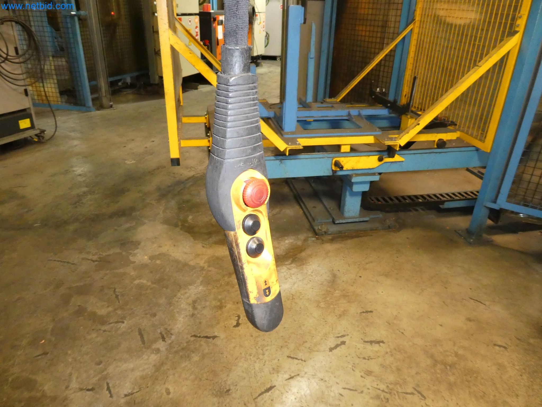 Robôs, equipamento de soldadura e acessórios de montagem da indústria automóvel-6