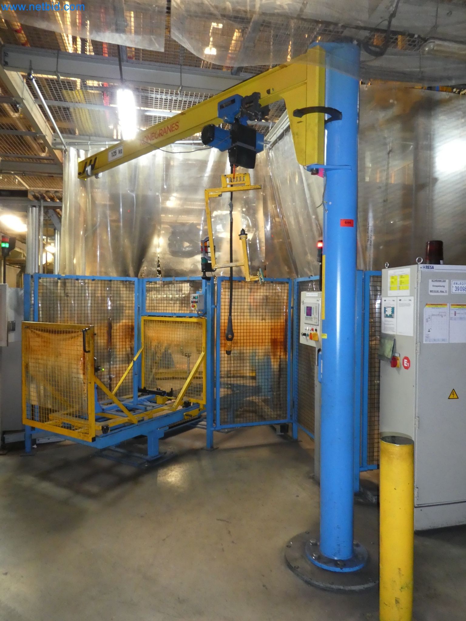 Robôs, equipamento de soldadura e acessórios de montagem da indústria automóvel-2