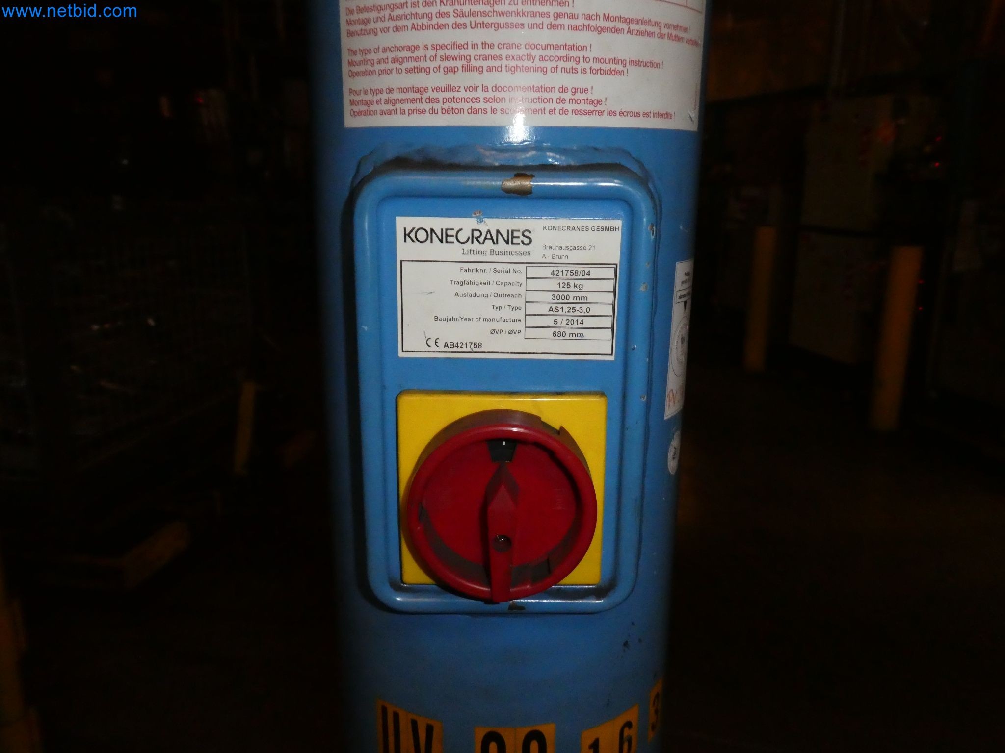 Robôs, equipamento de soldadura e acessórios de montagem da indústria automóvel-4