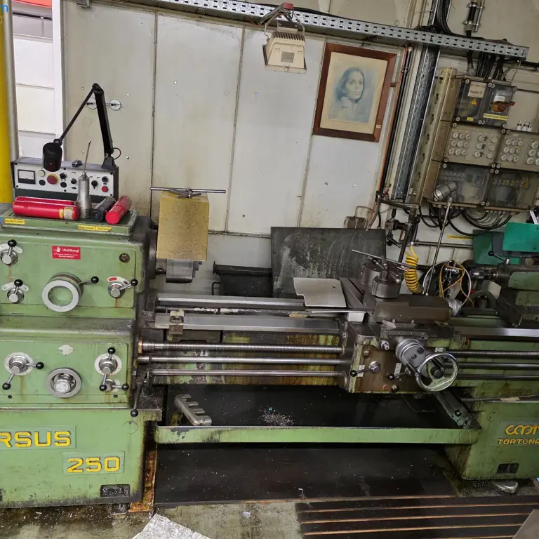 L+Z-Drehmaschine CMT Tortona Ursus 250