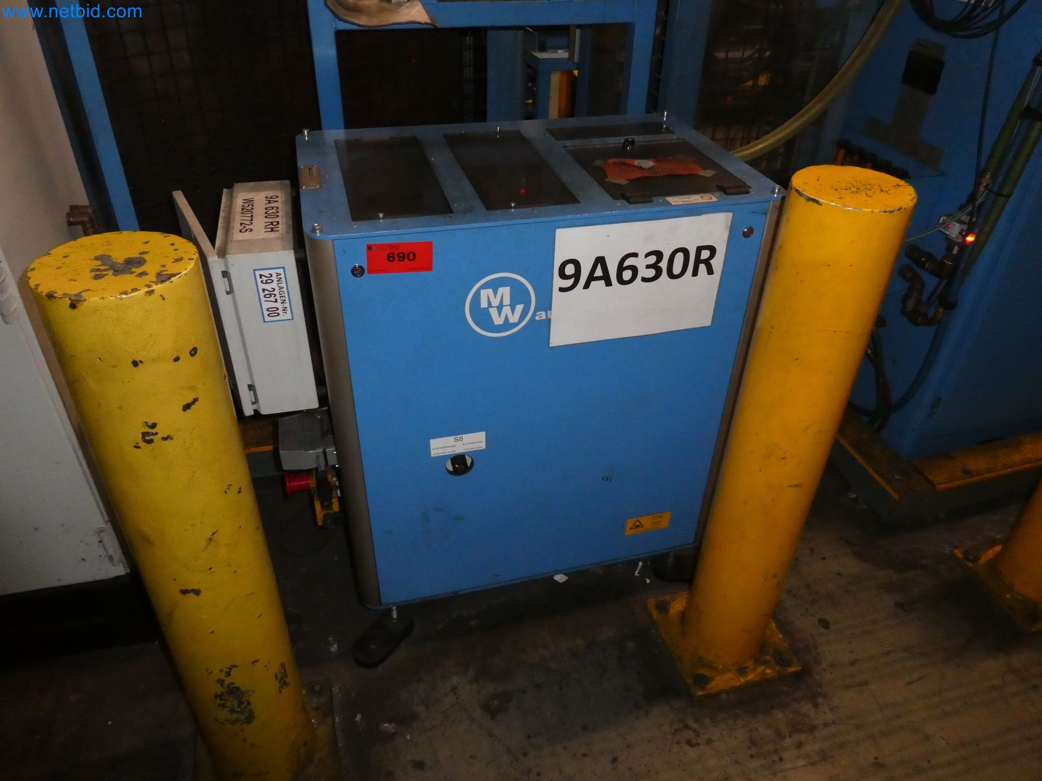 Robots, equipos de soldadura y accesorios de montaje de la industria del automóvil-5