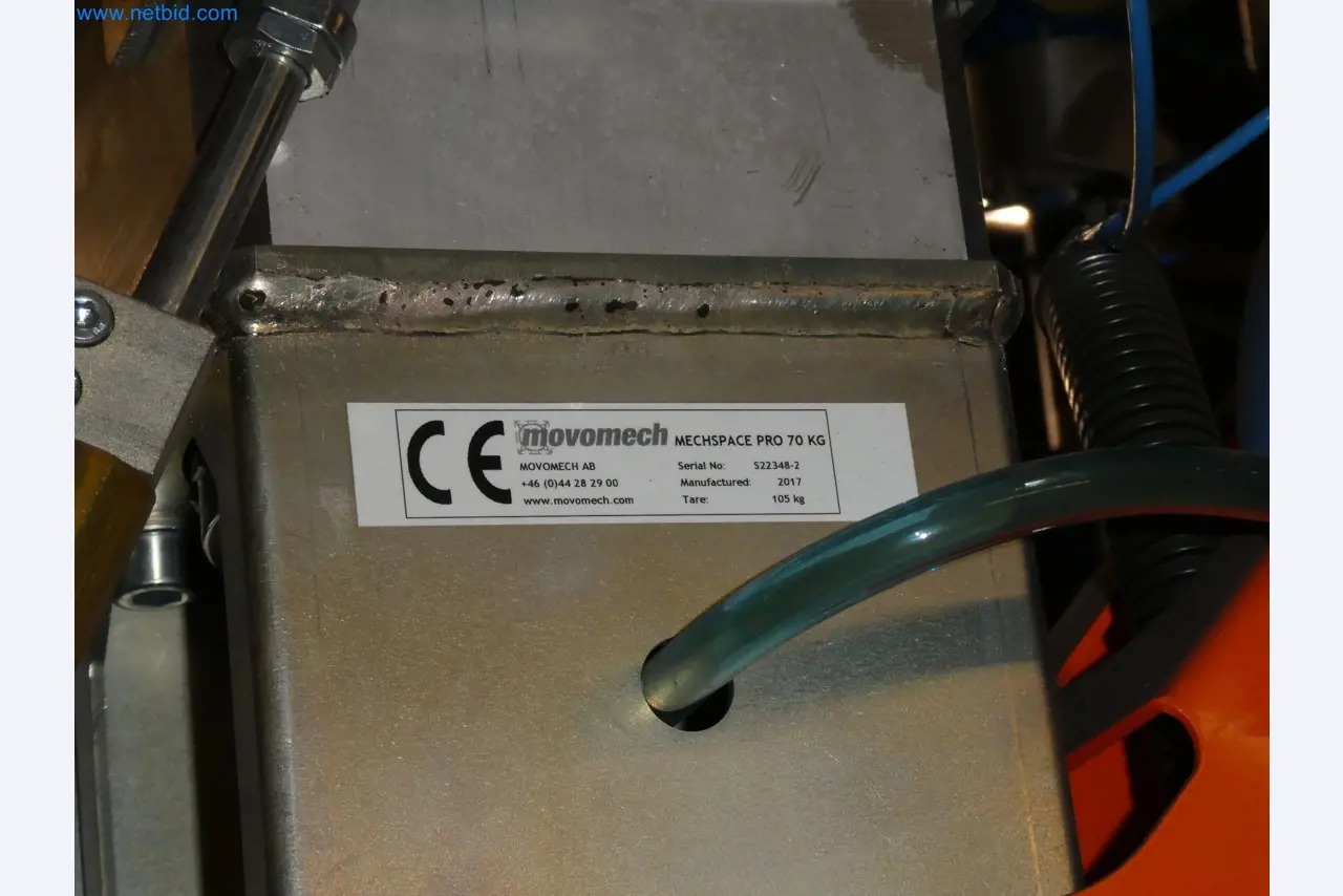 Robôs, equipamento de soldadura e acessórios de montagem da indústria automóvel-2