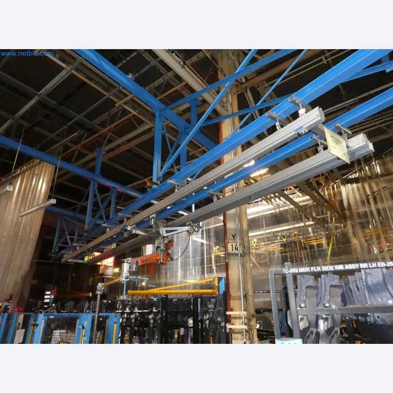 Robôs, equipamento de soldadura e acessórios de montagem da indústria automóvel-4