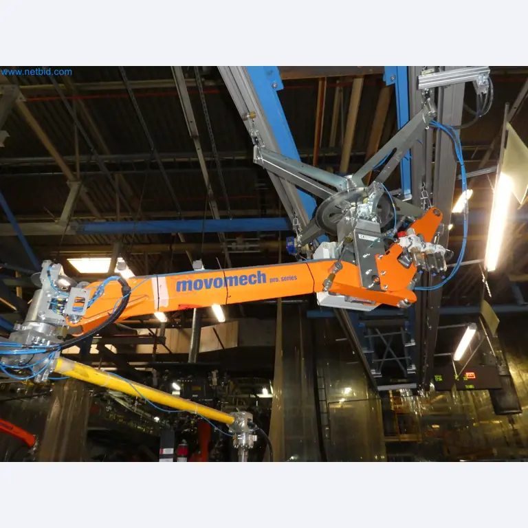 Robôs, equipamento de soldadura e acessórios de montagem da indústria automóvel-3