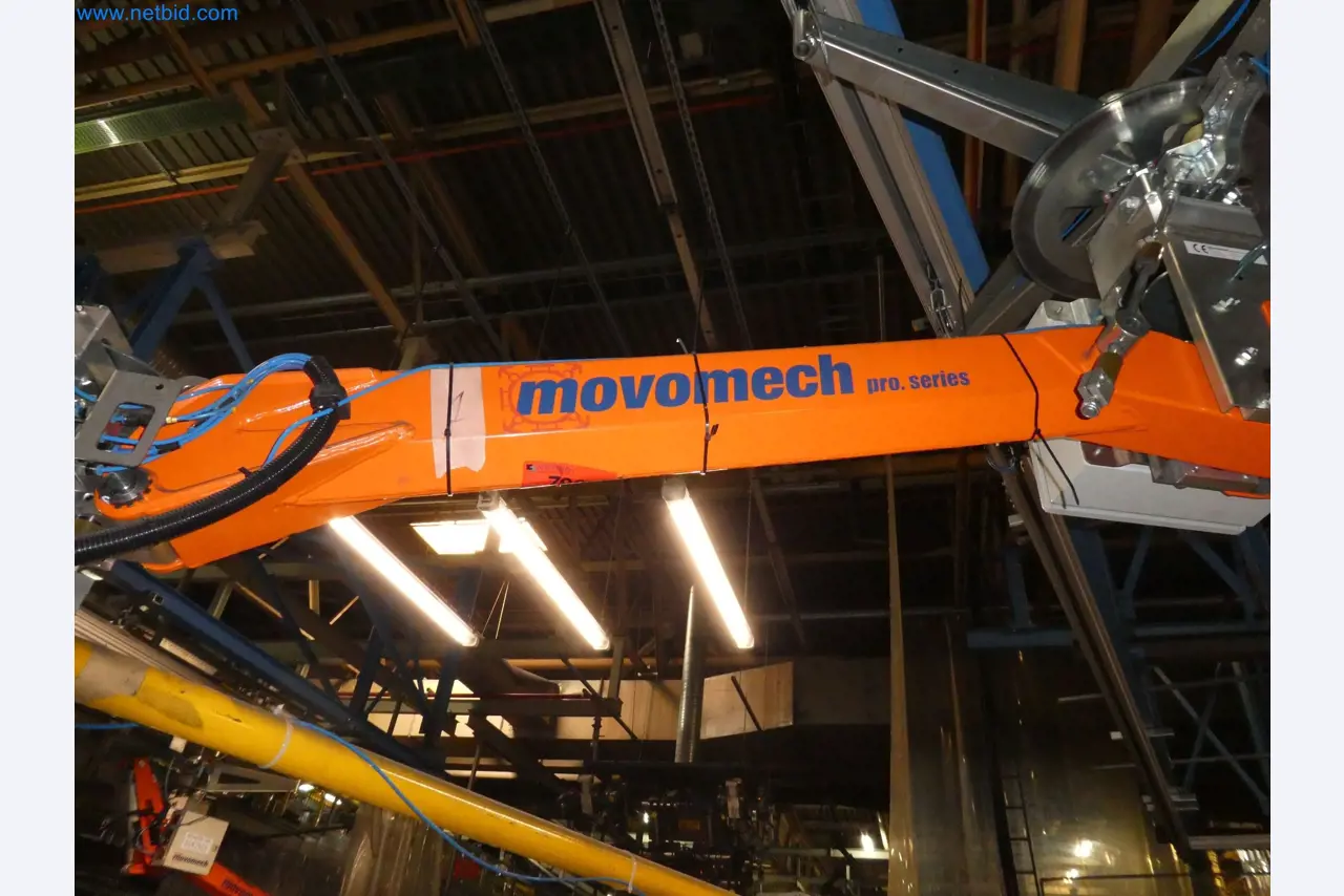 Robôs, equipamento de soldadura e acessórios de montagem da indústria automóvel-5