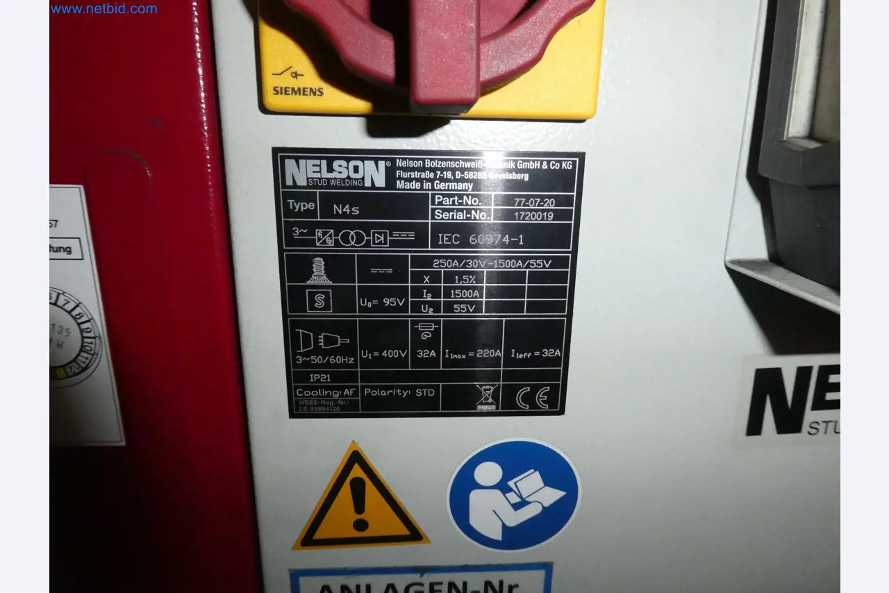 Robôs, equipamento de soldadura e acessórios de montagem da indústria automóvel-2