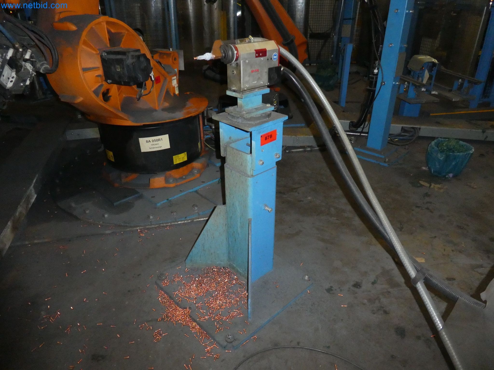 Robôs, equipamento de soldadura e acessórios de montagem da indústria automóvel-3