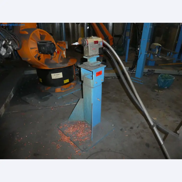 Robôs, equipamento de soldadura e acessórios de montagem da indústria automóvel-3