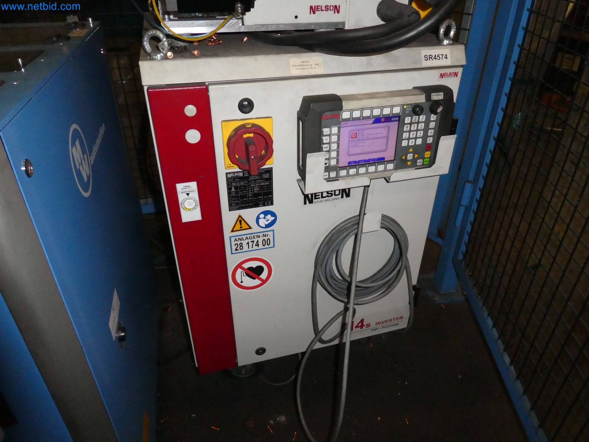 Robôs, equipamento de soldadura e acessórios de montagem da indústria automóvel-5