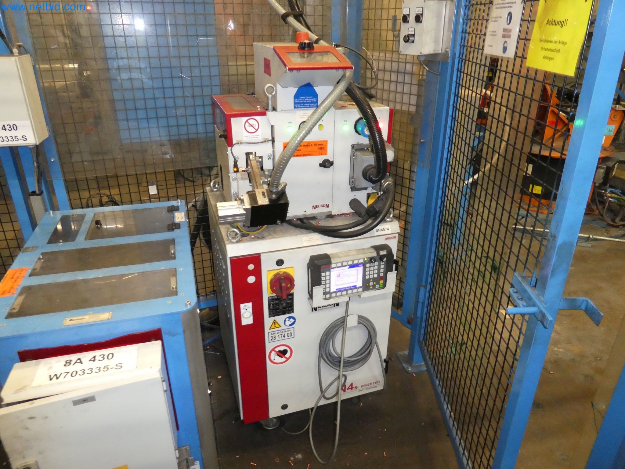 Robôs, equipamento de soldadura e acessórios de montagem da indústria automóvel-6