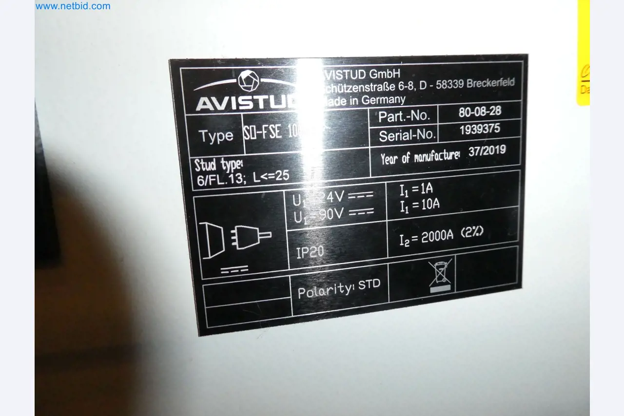 Robots, equipos de soldadura y accesorios de montaje de la industria del automóvil-1