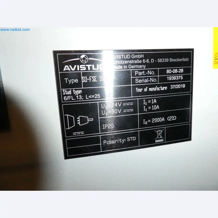 Robots, equipos de soldadura y accesorios de montaje de la industria del automóvil-1