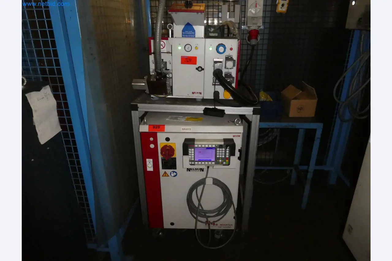 Robots, equipos de soldadura y accesorios de montaje de la industria del automóvil-3