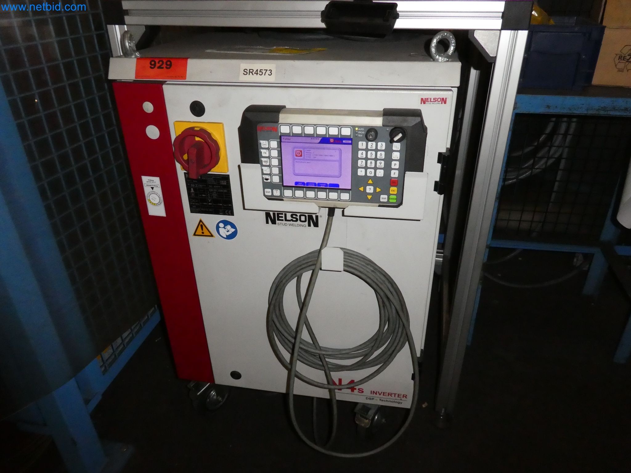 Robots, equipos de soldadura y accesorios de montaje de la industria del automóvil-4