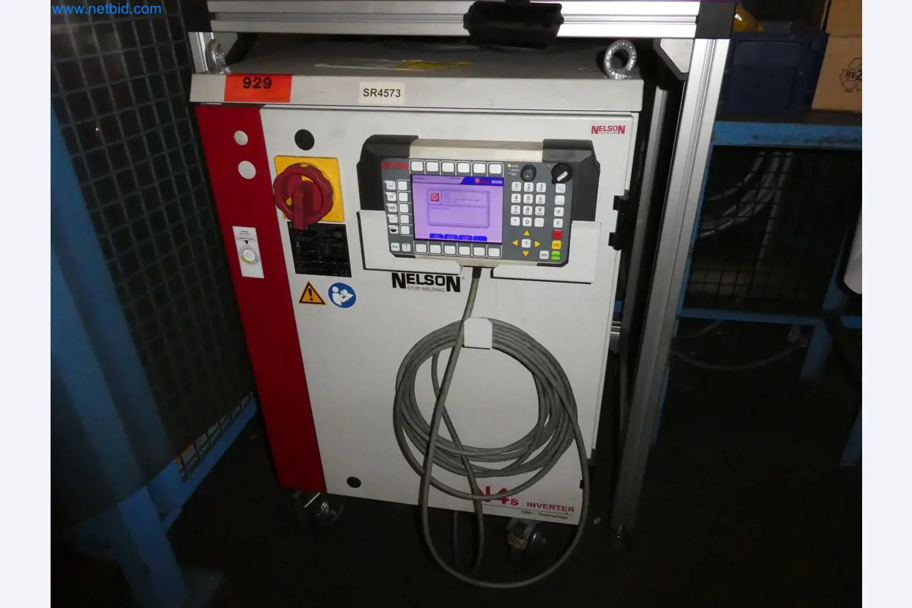 Robots, equipos de soldadura y accesorios de montaje de la industria del automóvil-4