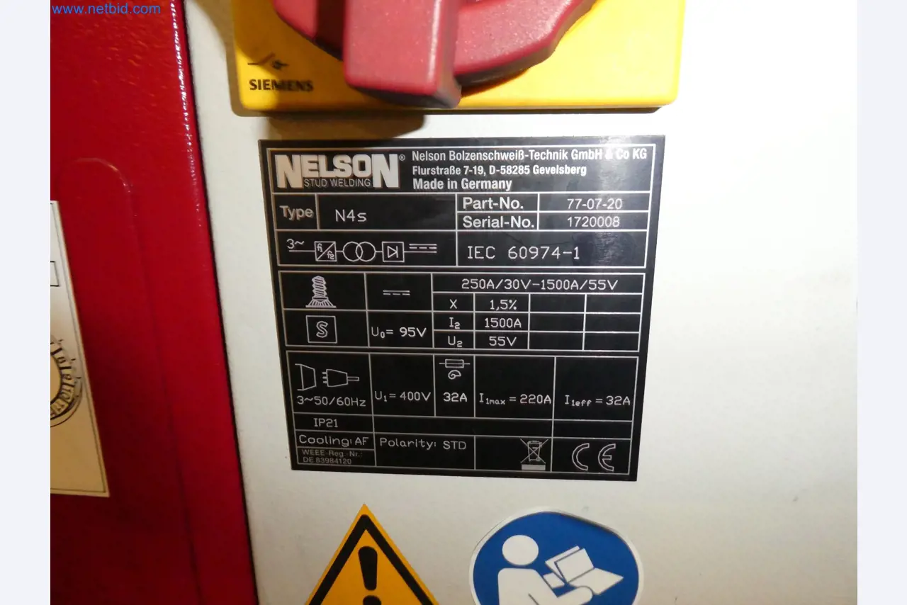 Robots, equipos de soldadura y accesorios de montaje de la industria del automóvil-5