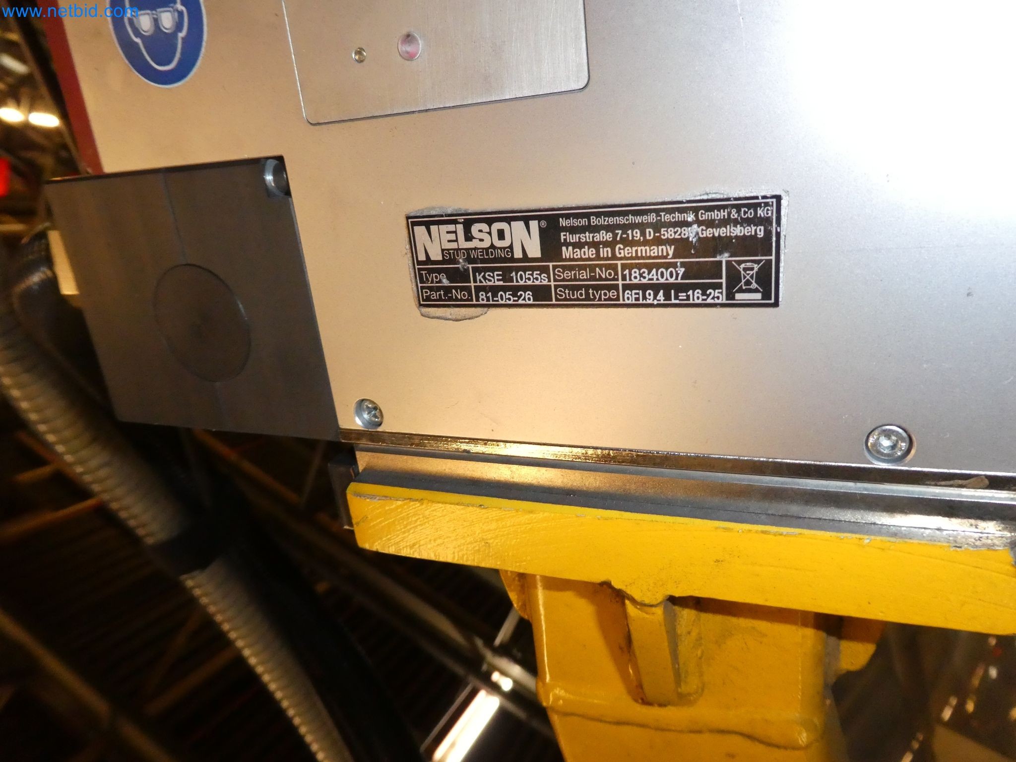 Robots, equipos de soldadura y accesorios de montaje de la industria del automóvil-8