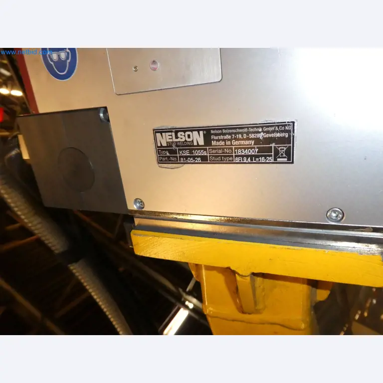 Robots, equipos de soldadura y accesorios de montaje de la industria del automóvil-8