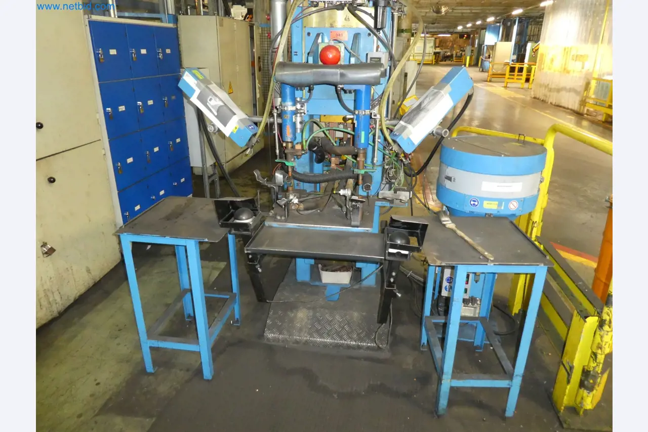 Robots, equipos de soldadura y accesorios de montaje de la industria del automóvil-1