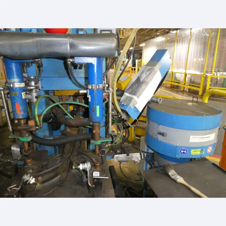 Robots, equipos de soldadura y accesorios de montaje de la industria del automóvil-3