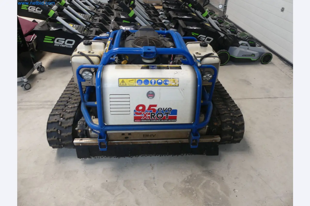 Rádiem řízený mulčovací robot BARBIERI X-ROT 95 evo-18