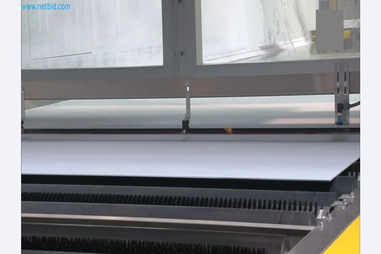 Verkauf einer neuwertigen Pulverbeschichtungs- und Sicherheitsglasanlage (Ausstellungsmaschine)-26