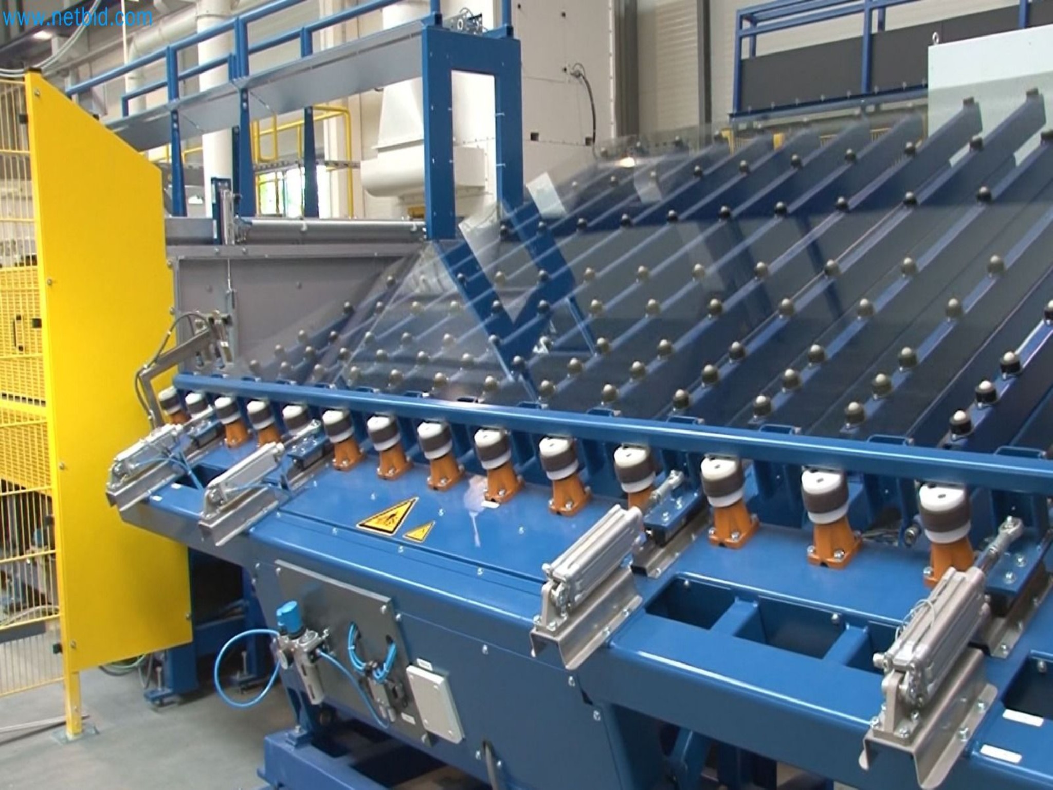 Sprzedaż nowego systemu malowania proszkowego i bezpiecznego szkła (maszyna wystawiennicza)-6