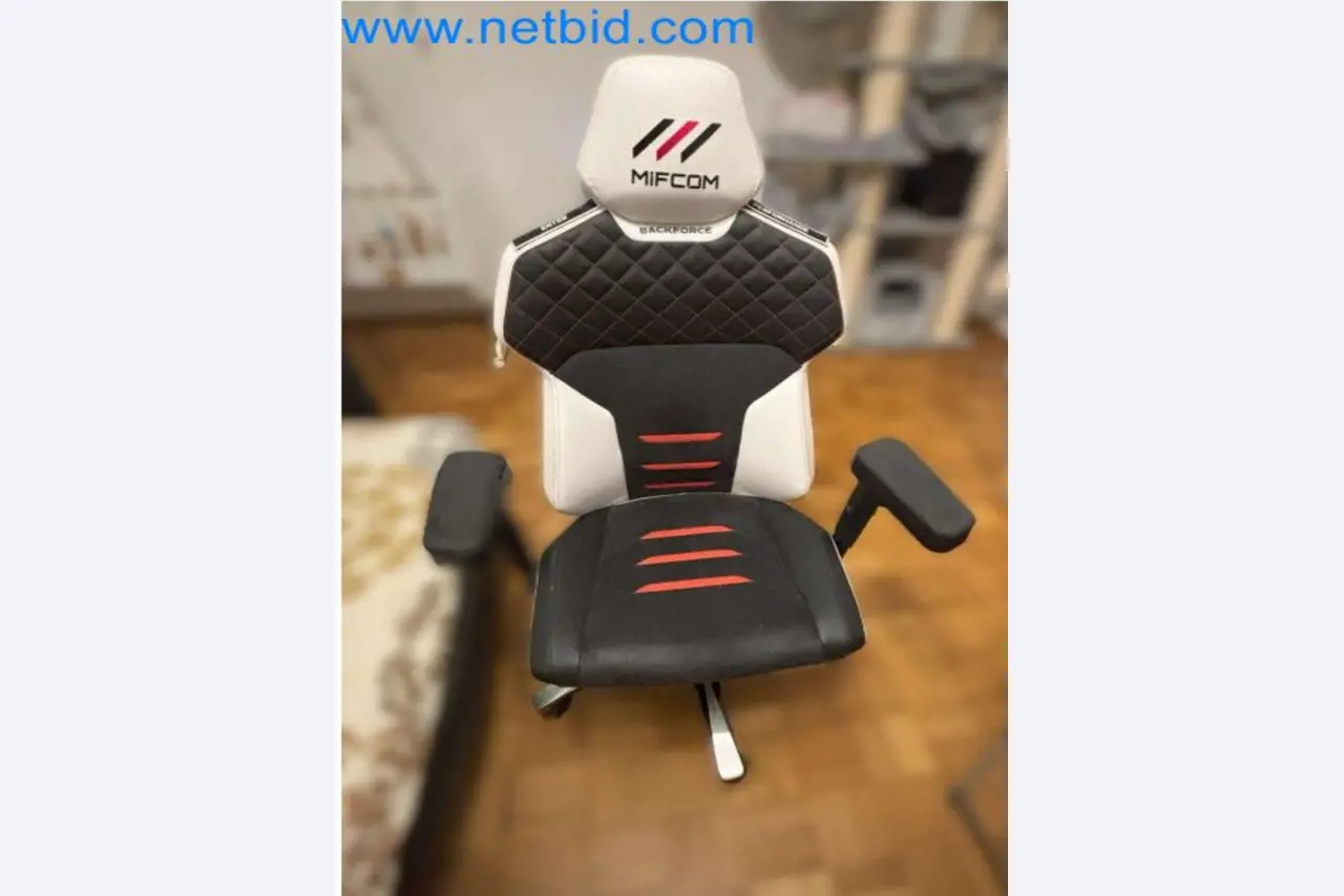 Visokokakovostni igralni računalnik z dodatki-11