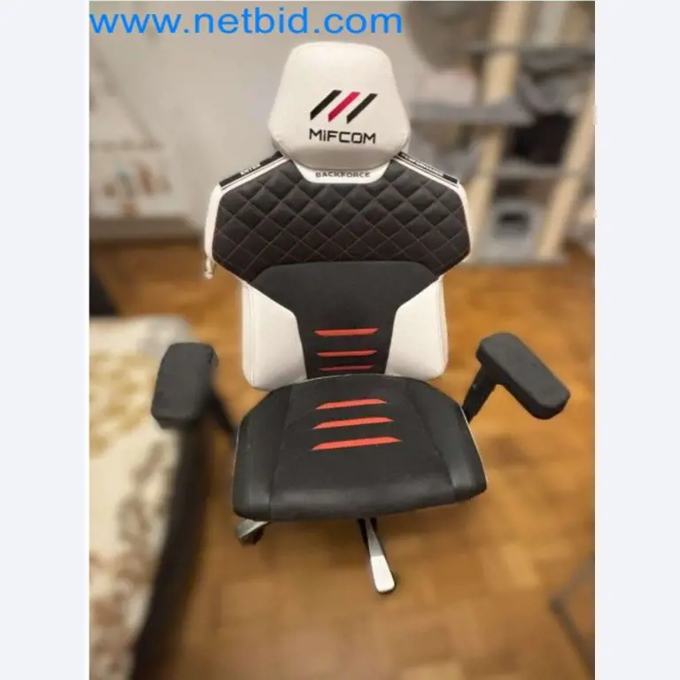 Visokokakovostni igralni računalnik z dodatki-11