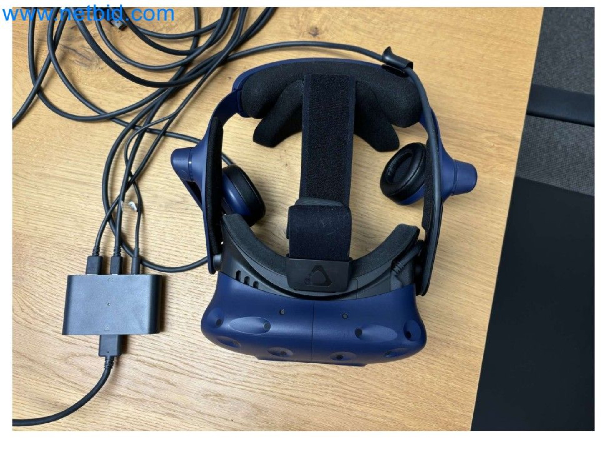 PC de jeu haut de gamme avec accessoires-15