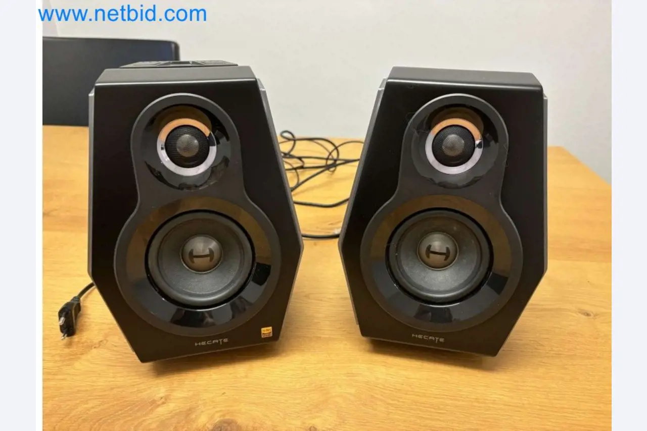 Visokokakovostni igralni računalnik z dodatki-16