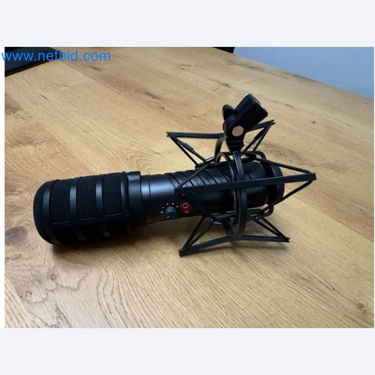 Visokokakovostni igralni računalnik z dodatki-17