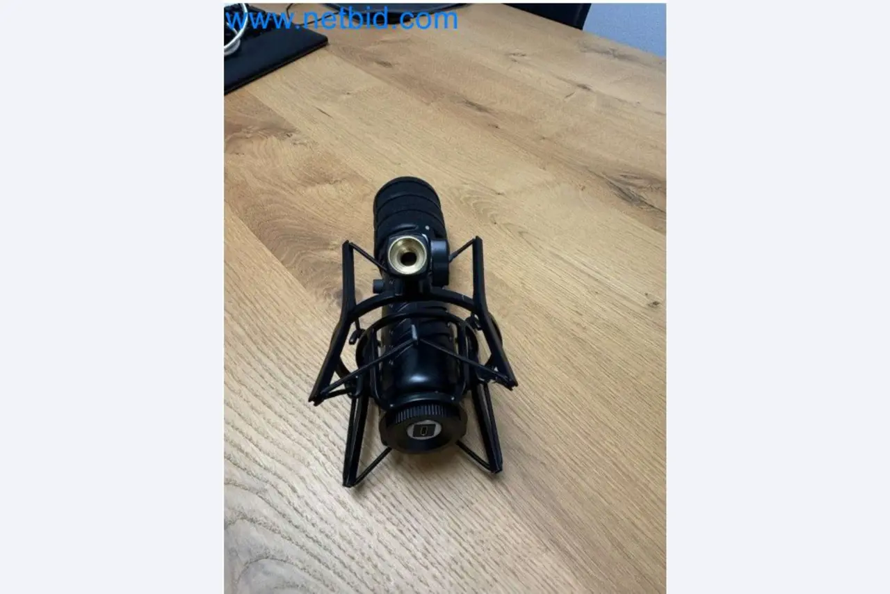 Visokokakovostni igralni računalnik z dodatki-18