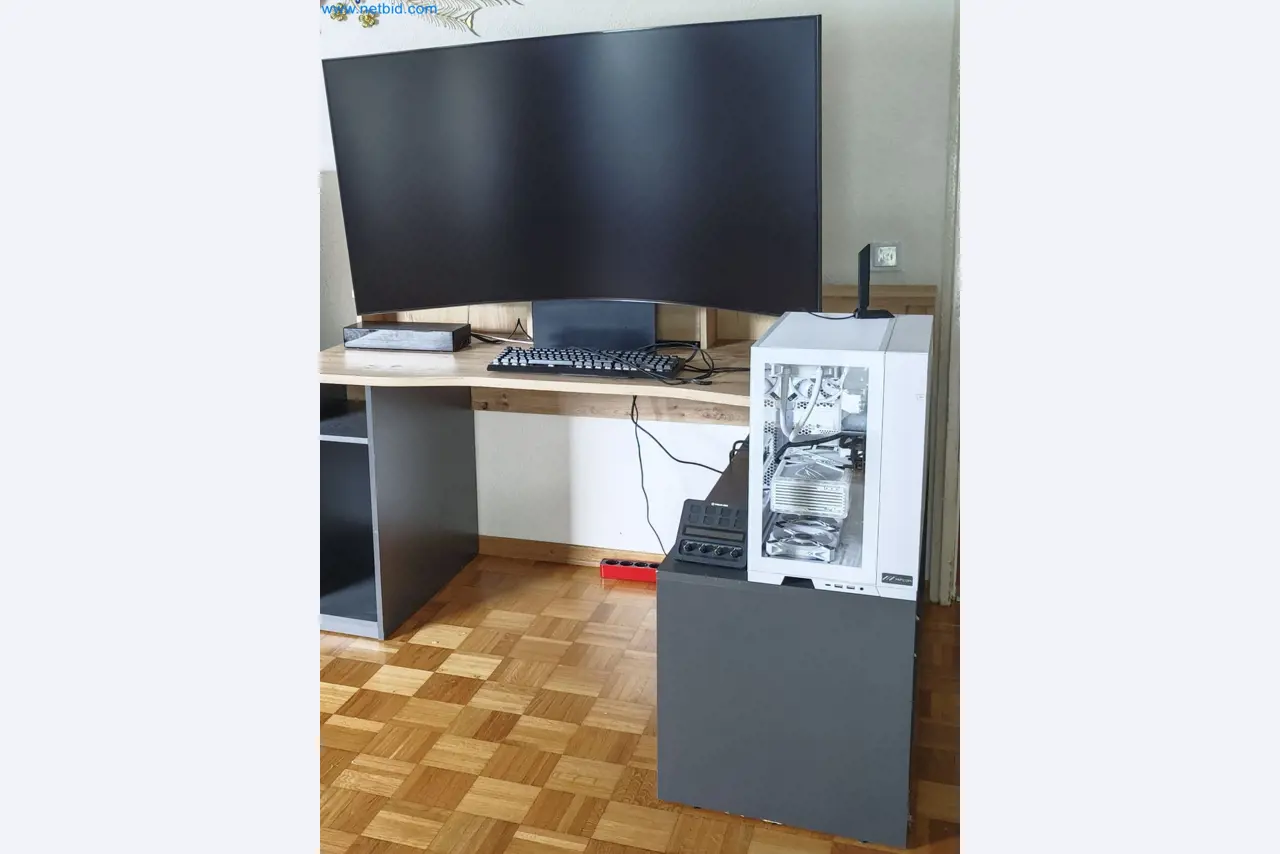 Visokokakovostni igralni računalnik z dodatki-1