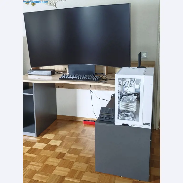 Visokokakovostni igralni računalnik z dodatki-1