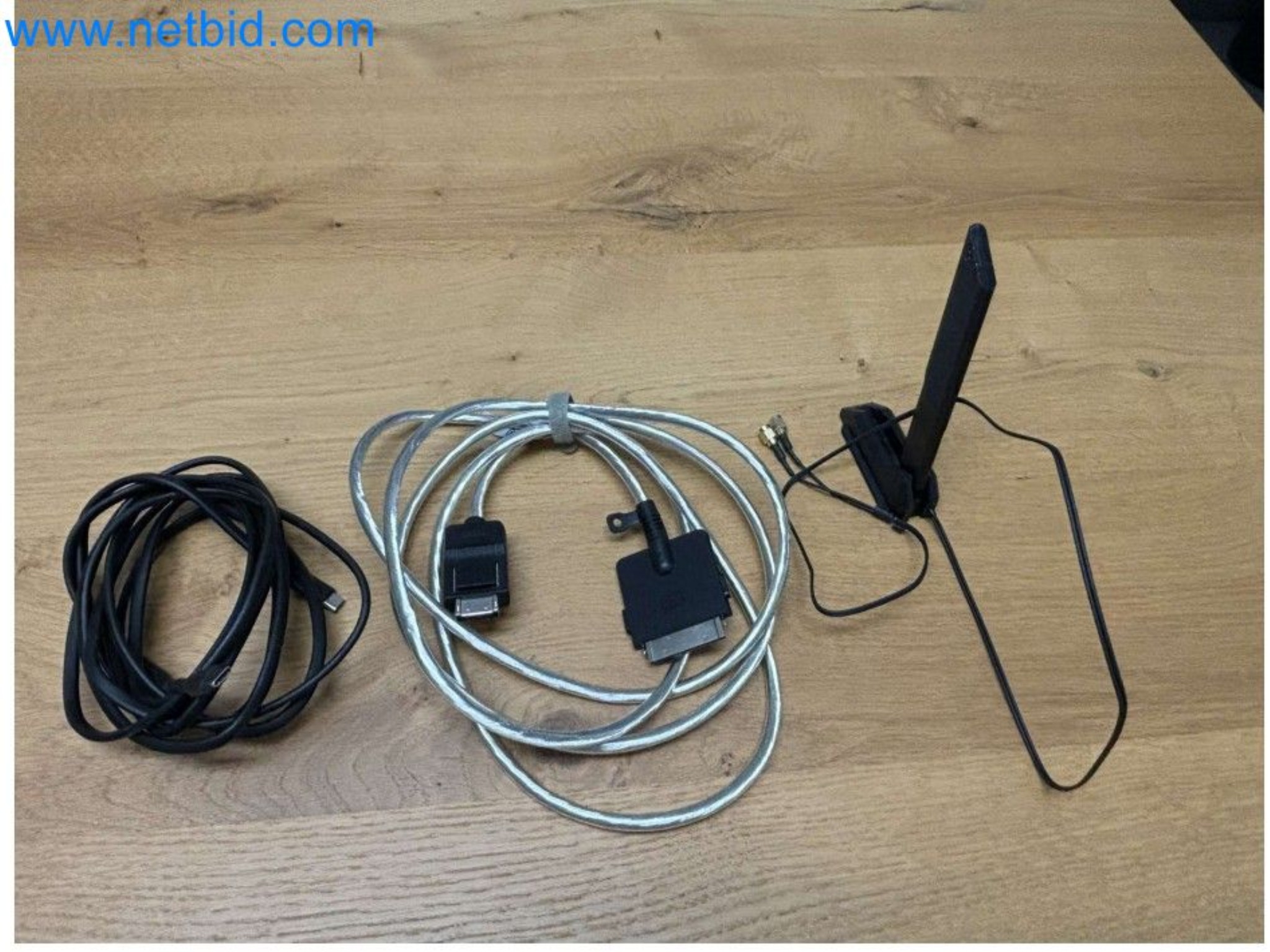 PC de jeu haut de gamme avec accessoires-25