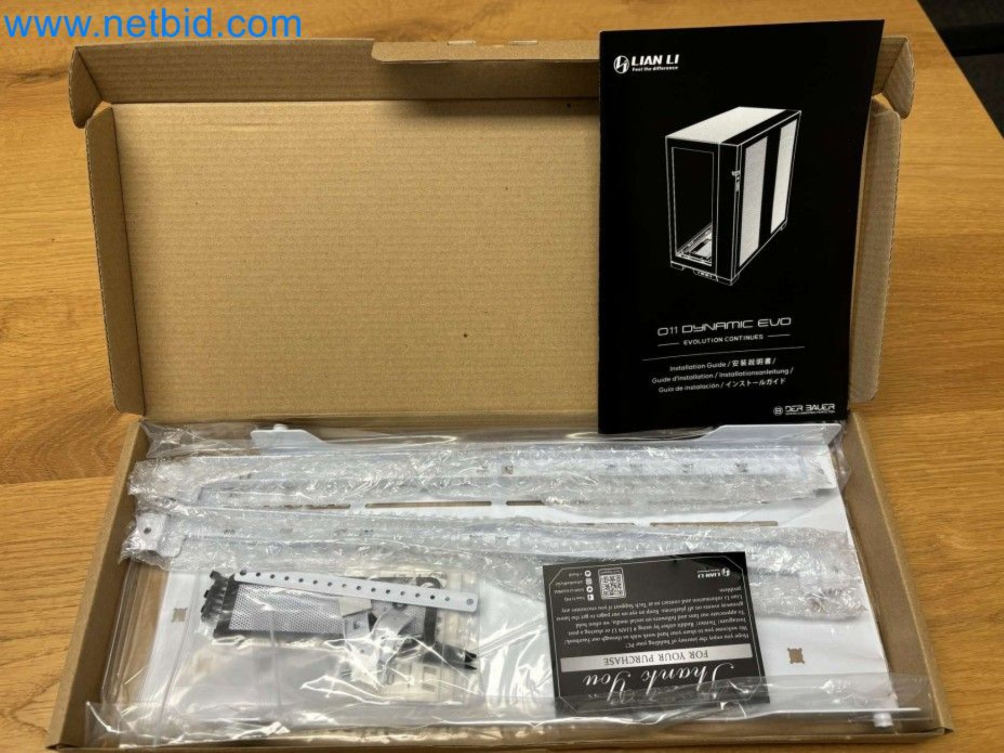 PC de jeu haut de gamme avec accessoires-33