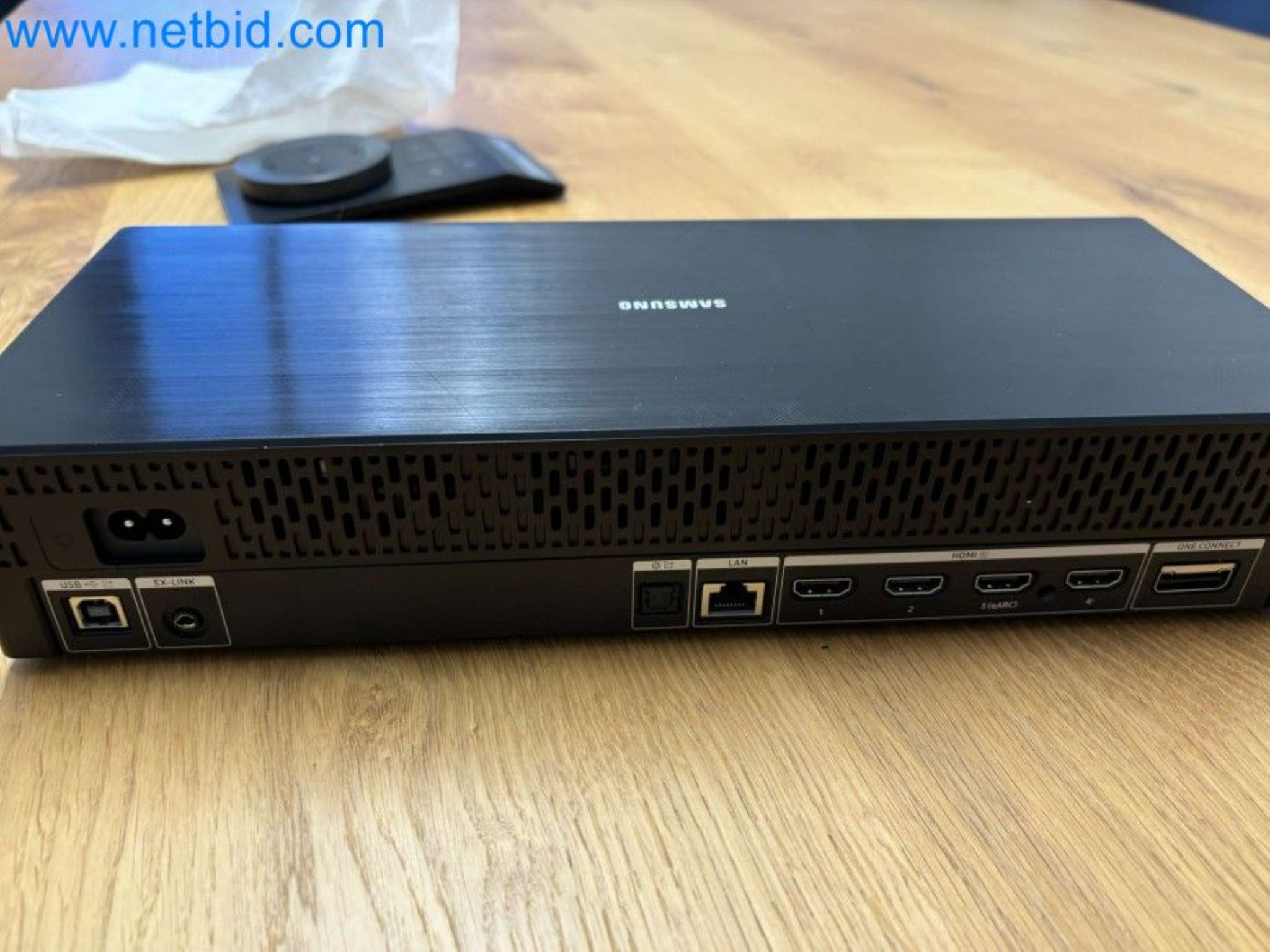 PC de jeu haut de gamme avec accessoires-7