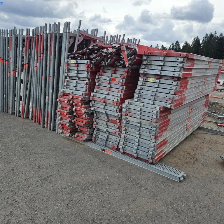 1 Posten Facade Scaffolding Layher Blitzgerüst